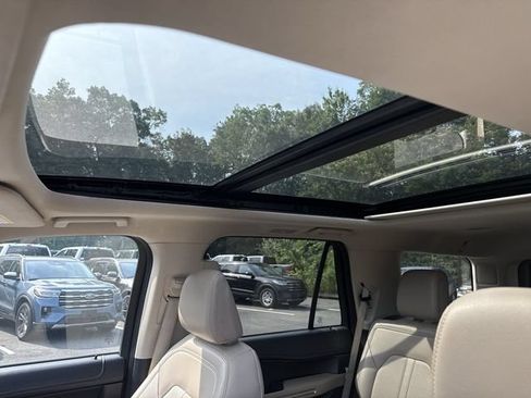 Certified 2024 Ford Expedition Limited AWD/4WD image 22