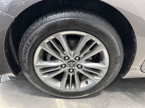 Used 2017 Toyota Camry SE FWD image 9