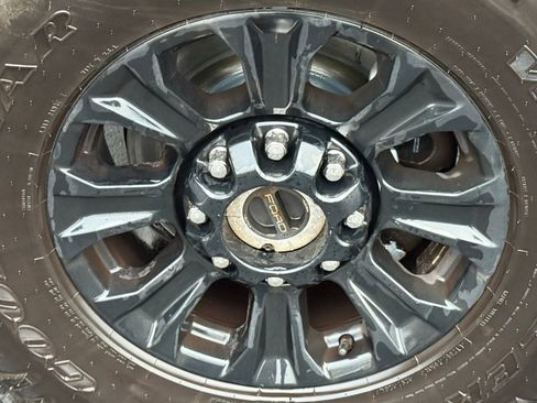 Used 2020 Ford F350 Platinum w/ Tremor Off-Road Package AWD/4WD image 10