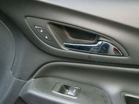 Used 2023 Chevrolet Equinox LT image 9