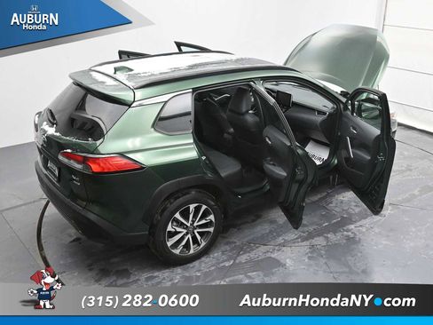 Used 2023 Toyota Corolla Cross XLE image 36