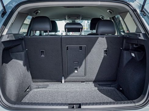 New 2026 Volkswagen Taos SE image 33