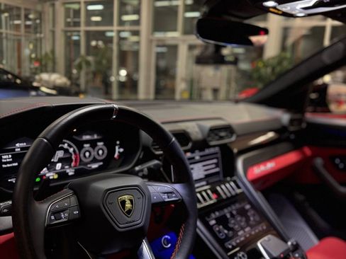 Used 2022 Lamborghini Urus image 29
