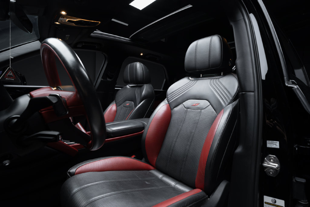 Used 2022 Bentley Bentayga AWD/4WD image 26