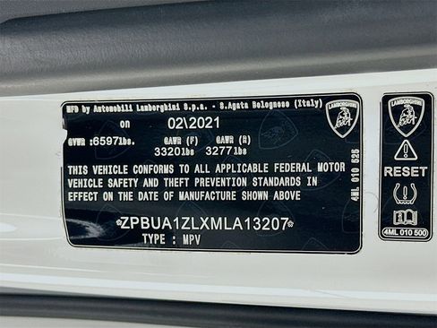 Used 2021 Lamborghini Urus image 36