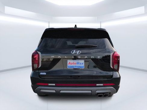 Used 2024 Hyundai Palisade SEL w/ Premium Package FWD image 5