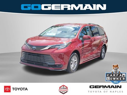 Used 2023 Toyota Sienna LE FWD image 1