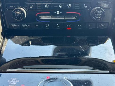 Used 2022 Jeep Grand Cherokee Limited 4xe w/ Luxury Tech Group II image 15