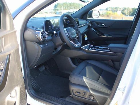 New 2026 Chevrolet Equinox LT w/ Convenience Package II image 11