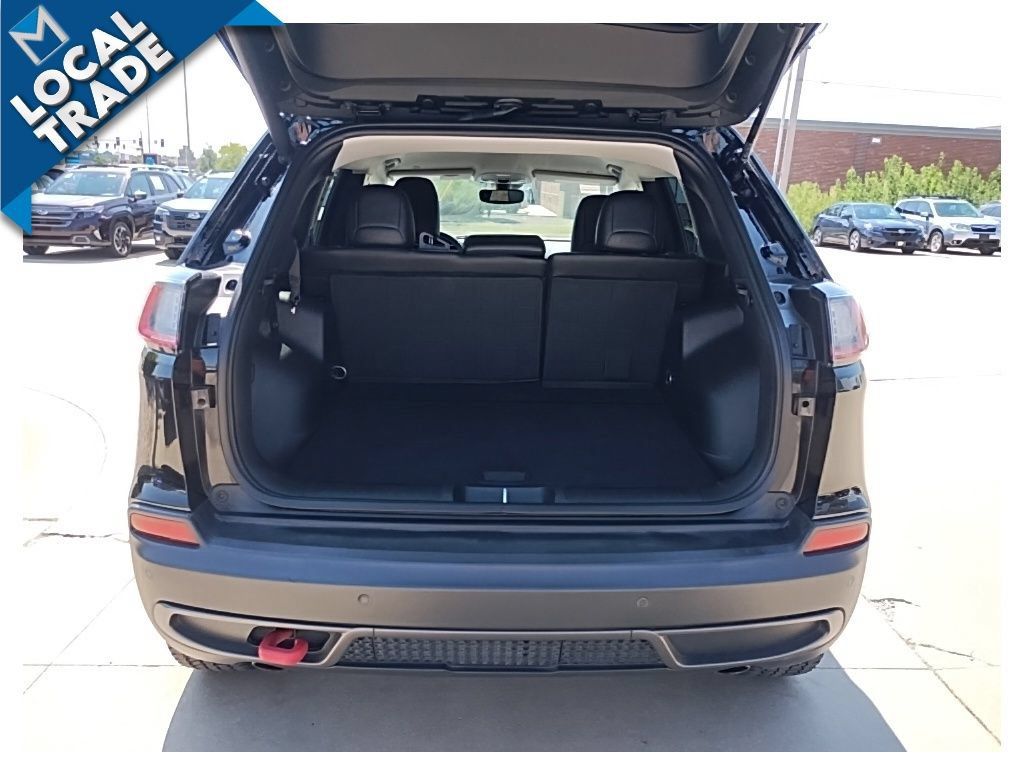 Used 2021 Jeep Cherokee Trailhawk w/ Premium Leather Package AWD/4WD image 31