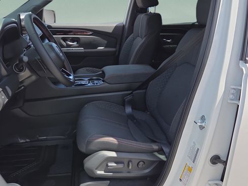 New 2026 Honda Pilot Sport image 9