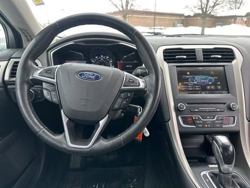 Used 2016 Ford Fusion SE w/ Equipment Group 202A image 7