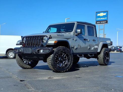 Used 2022 Jeep Gladiator Willys image 2