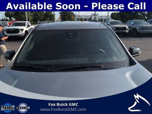 Used 2025 Chevrolet Traverse LT w/ Driver Confidence Package AWD/4WD image 2
