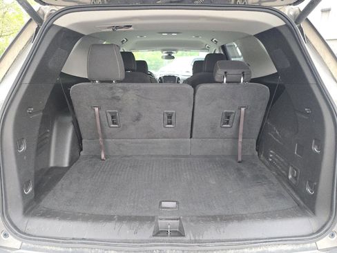 Used 2019 Chevrolet Traverse LT FWD image 15