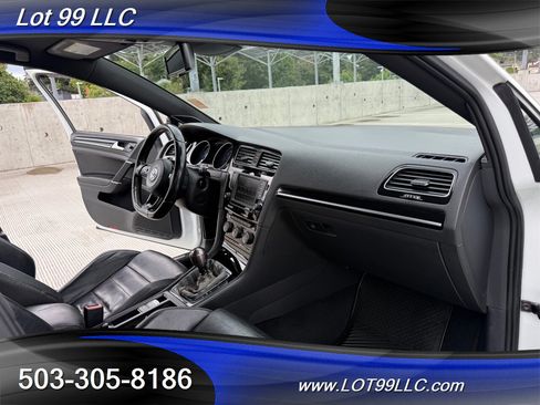 Used 2016 Volkswagen Golf R 4-Door w/ Driver Assistance Package AWD/4WD image 44