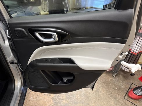 Used 2022 Jeep Compass Limited w/ Sun and Sound Group image 18