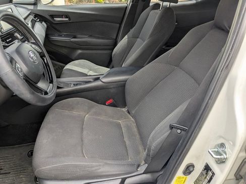 Used 2018 Toyota C-HR XLE FWD image 15