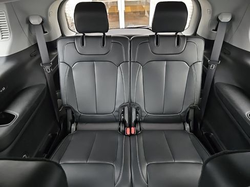 Used 2023 Jeep Grand Cherokee L Limited w/ Black Appearance Package image 41