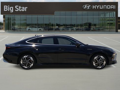 Used 2024 Hyundai Sonata SEL w/ Convenience Package FWD image 5