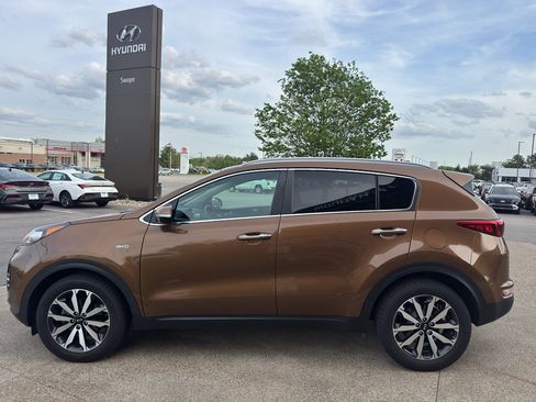 Used 2018 Kia Sportage EX image 8