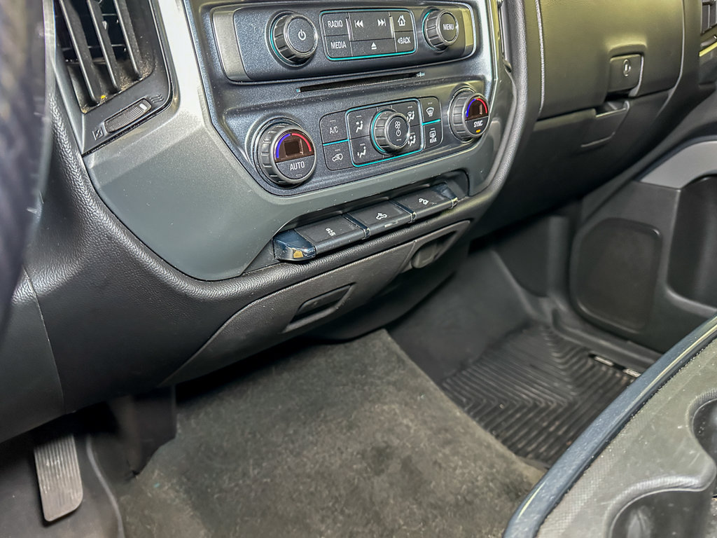 Used 2018 Chevrolet Silverado 1500 LT w/ LPO, Black Pack AWD/4WD image 32