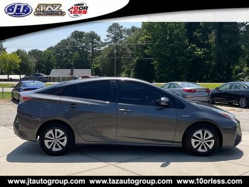 Used 2018 Toyota Prius Three FWD image 8