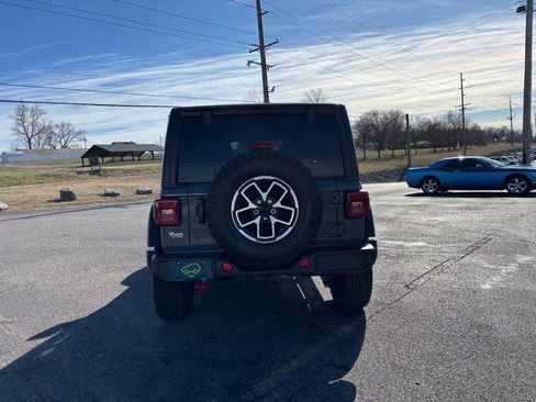 Used 2025 Jeep Wrangler Unlimited Rubicon w/ Convenience Group image 4