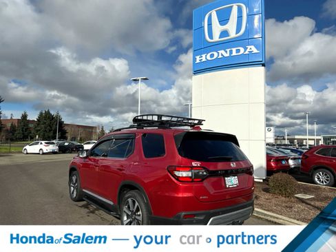 Used 2023 Honda Pilot Elite image 4