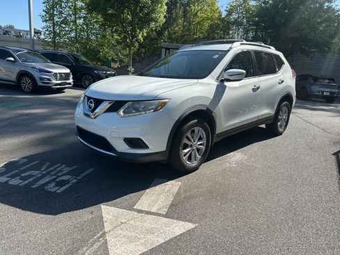 Used 2016 Nissan Rogue SV image 3