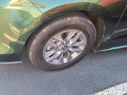 Used 2022 Toyota Sienna XLE image 4