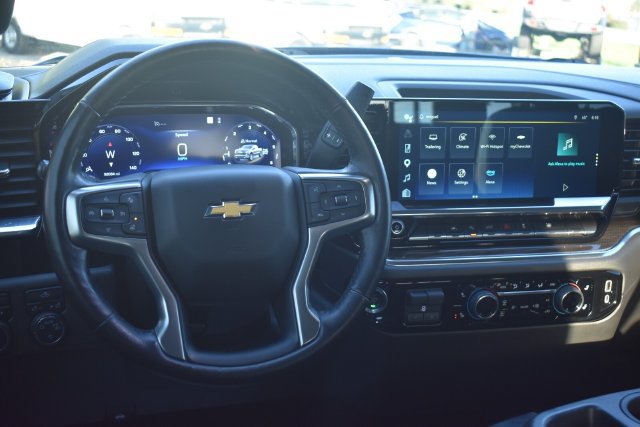 Used 2022 Chevrolet Silverado 1500 LT w/ Convenience Package II AWD/4WD image 21