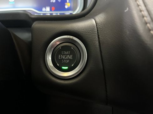 Used 2024 Chevrolet Tahoe High Country AWD/4WD image 23