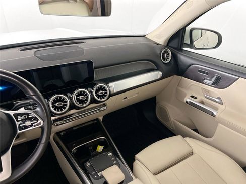 Certified 2021 Mercedes-Benz GLB 250 4MATIC image 23