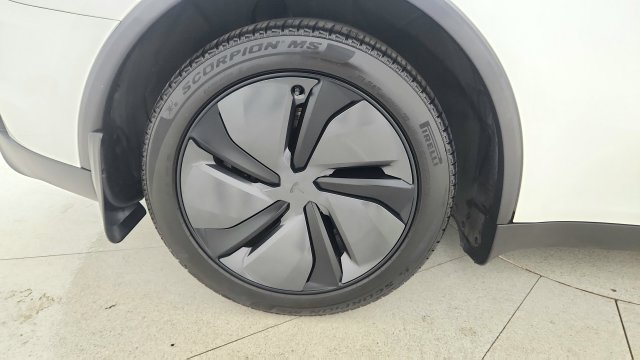 Used 2026 Tesla Model Y 2WD image 73