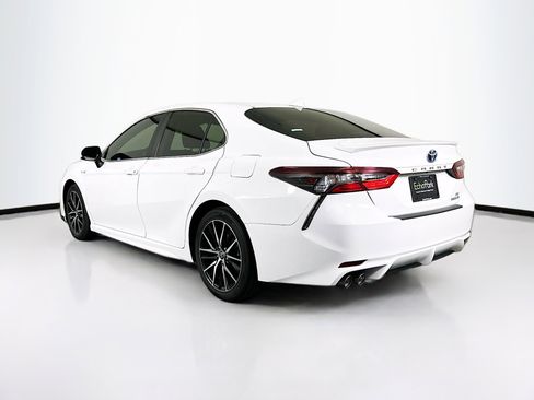 Used 2021 Toyota Camry SE FWD image 5