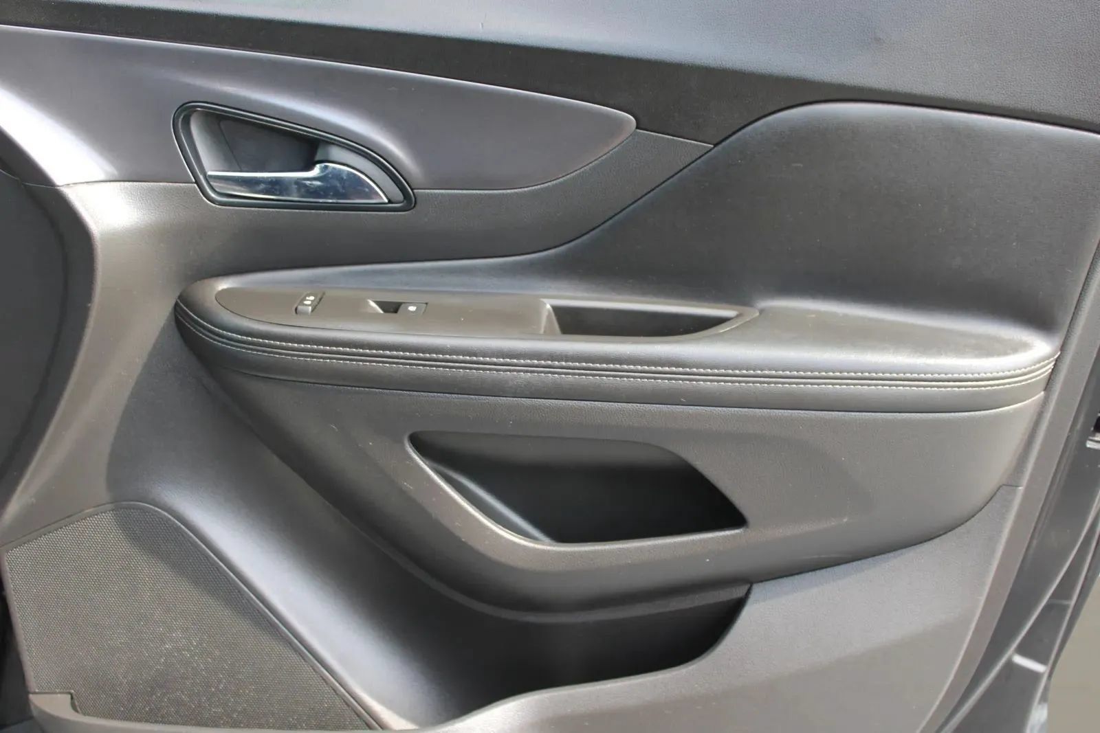 Used 2019 Buick Encore Preferred FWD image 19