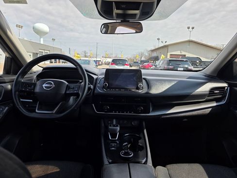 Used 2025 Nissan Rogue SV AWD/4WD image 35