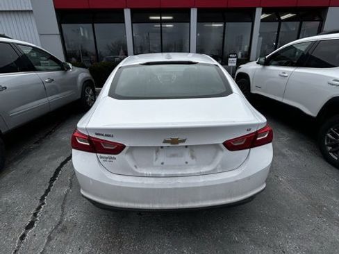 Used 2017 Chevrolet Malibu LT image 10