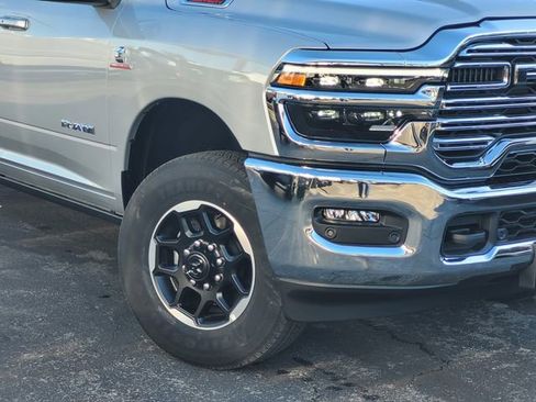 New 2026 RAM 2500 Laramie AWD/4WD image 3