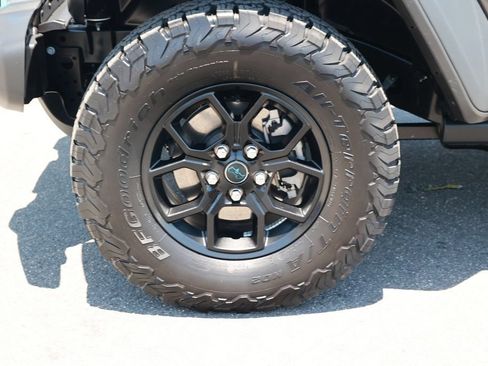 Used 2024 Jeep Wrangler Unlimited AWD/4WD image 12