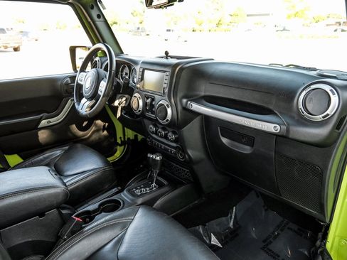 Used 2017 Jeep Wrangler Unlimited Rubicon image 12