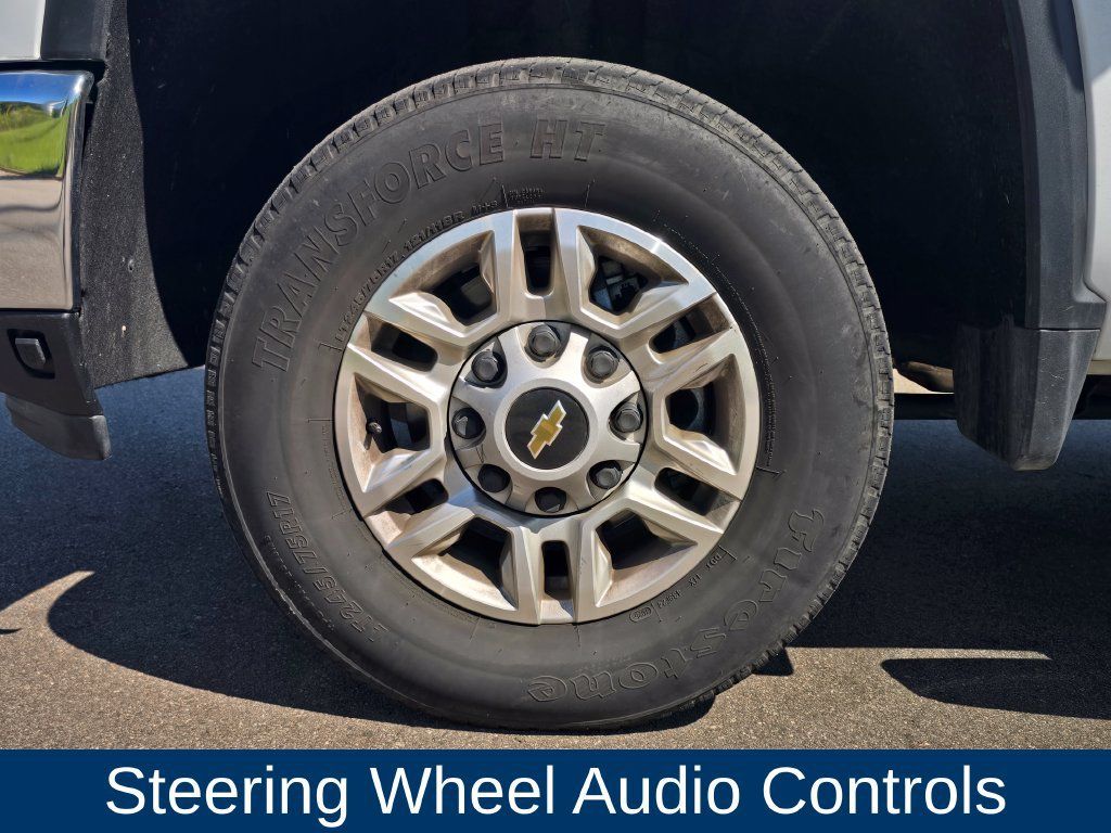 Used 2025 Chevrolet Silverado 2500 LT w/ Convenience Package AWD/4WD image 9
