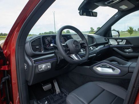 New 2025 Mercedes-Benz GLS 450 4MATIC image 11