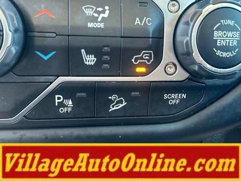 Used 2019 Jeep Wrangler Unlimited Sport w/ Technology Group AWD/4WD image 21