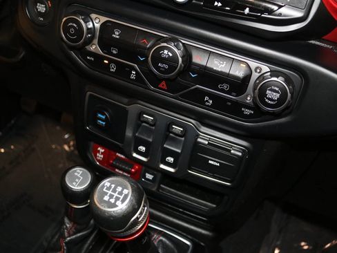 Used 2019 Jeep Wrangler Rubicon image 38