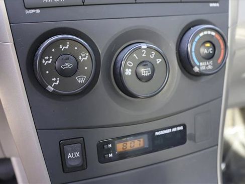 Used 2010 Toyota Corolla LE FWD image 17