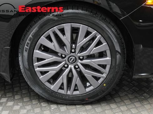 Used 2023 Nissan Altima 2.5 SV w/ SV Premium Package FWD image 33