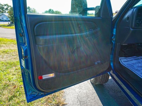 Used 2004 Chevrolet Silverado 2500 LS w/ Snow Plow Prep Package image 25