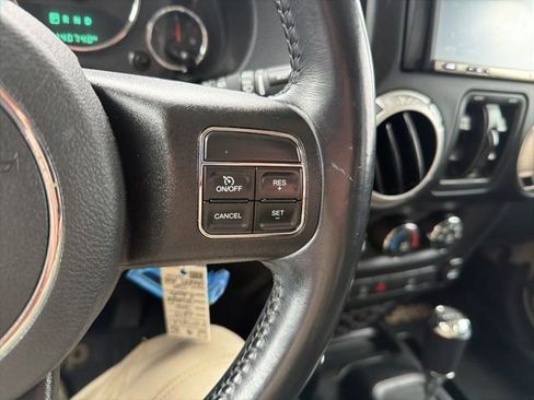 Used 2018 Jeep Wrangler Unlimited Sahara image 34